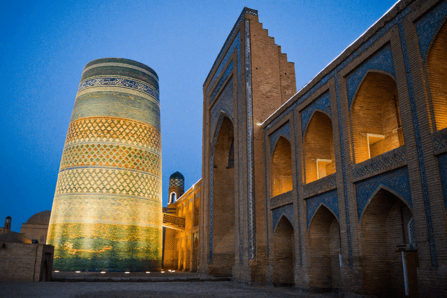 Хива (2 дня) — ночной поезд + отель + шоу